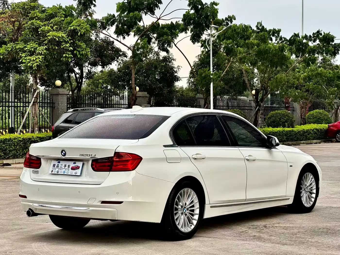 BMW 3 Series 2014 320Li Luxury Design Package фото 9