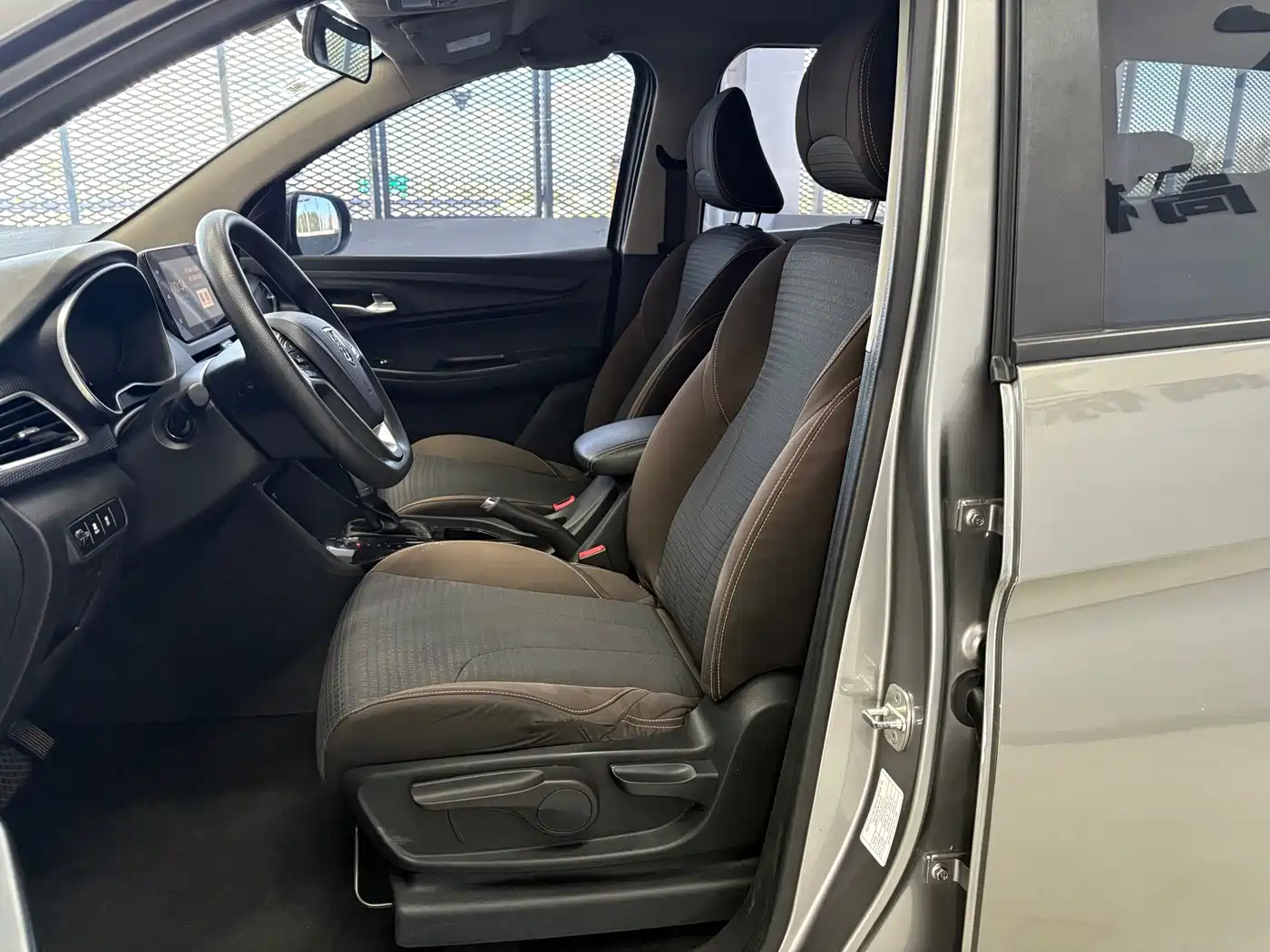 Baojun 730 2019 2019 1.5T CVT Fashion Edition 7-Seater China VI