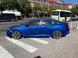 Фото 8 - Honda Civic