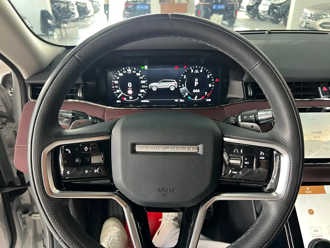 Land Rover Range Rover Evoque 2022 Range Rover Evoque L 249PS R-Dynamic Luxury Edition фото 15