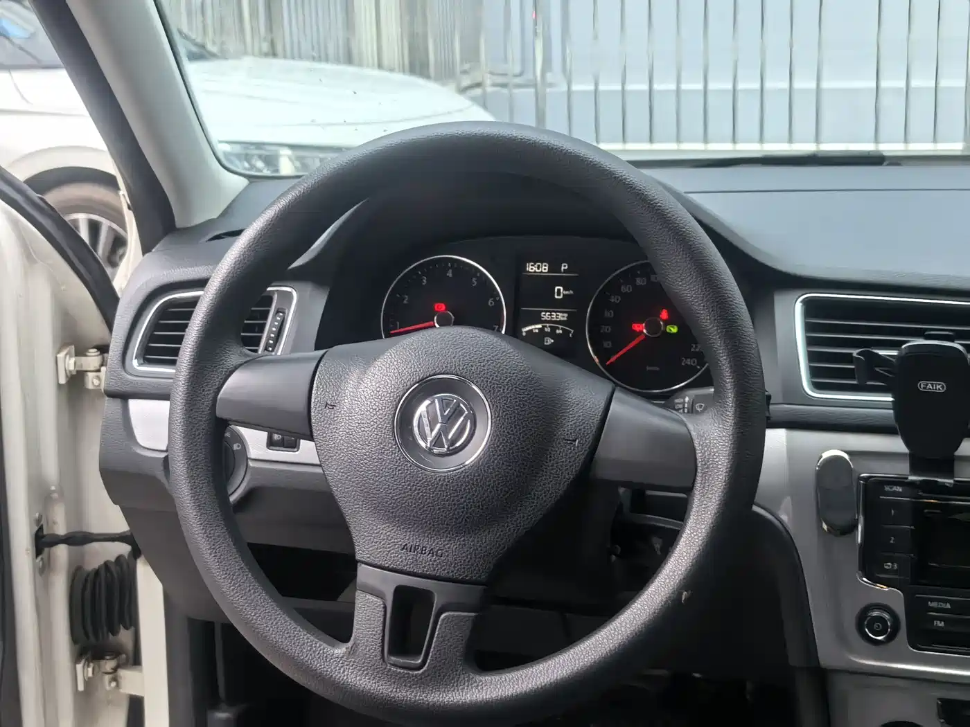 Volkswagen Lavida Tour 2013 1.6L Automatic Comfort фото 7