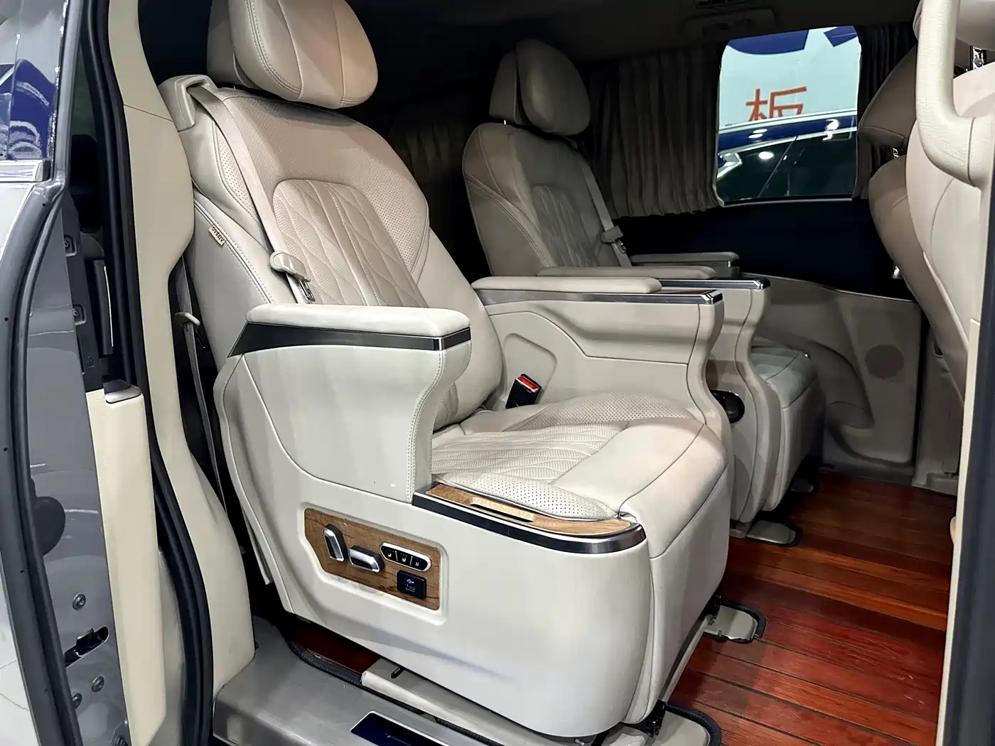 Buick GL8 2018 28T Comfort China VI фото 15