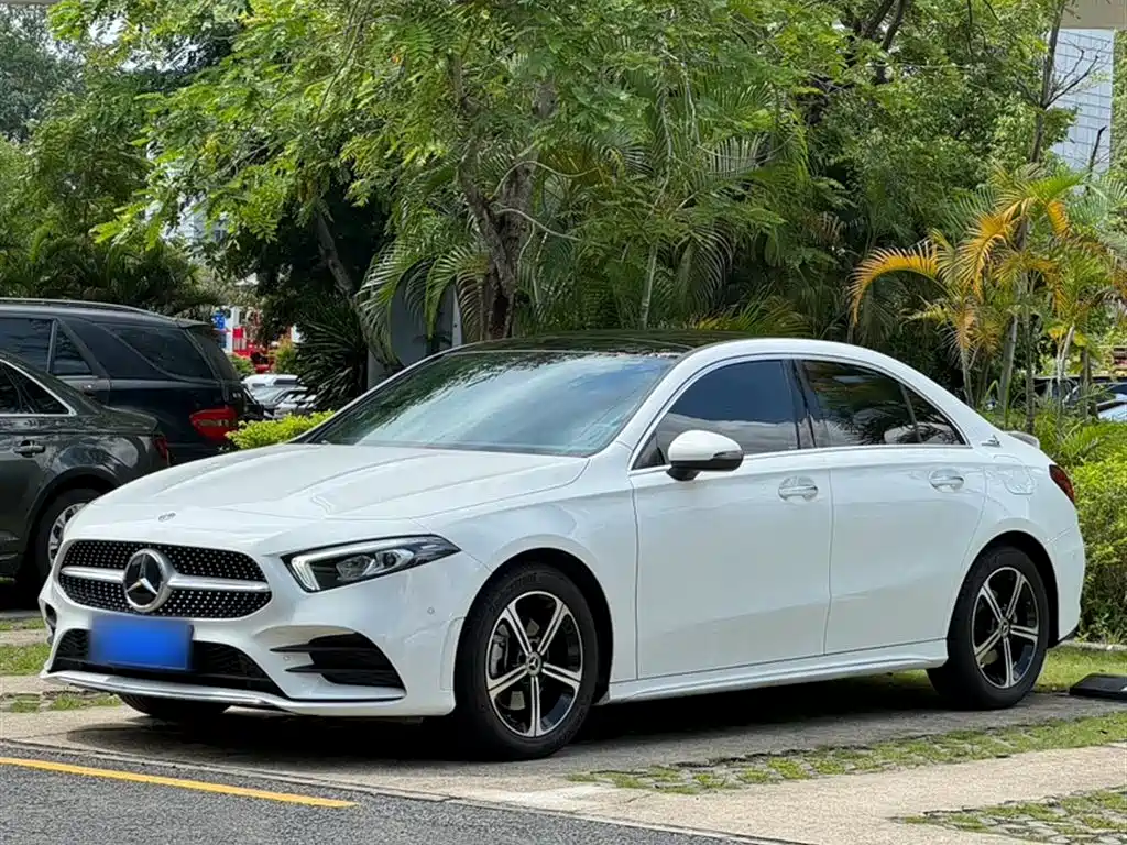 Mercedes-Benz A-Class 2022 Facelift III A 200 L Sport Sedan Fashion