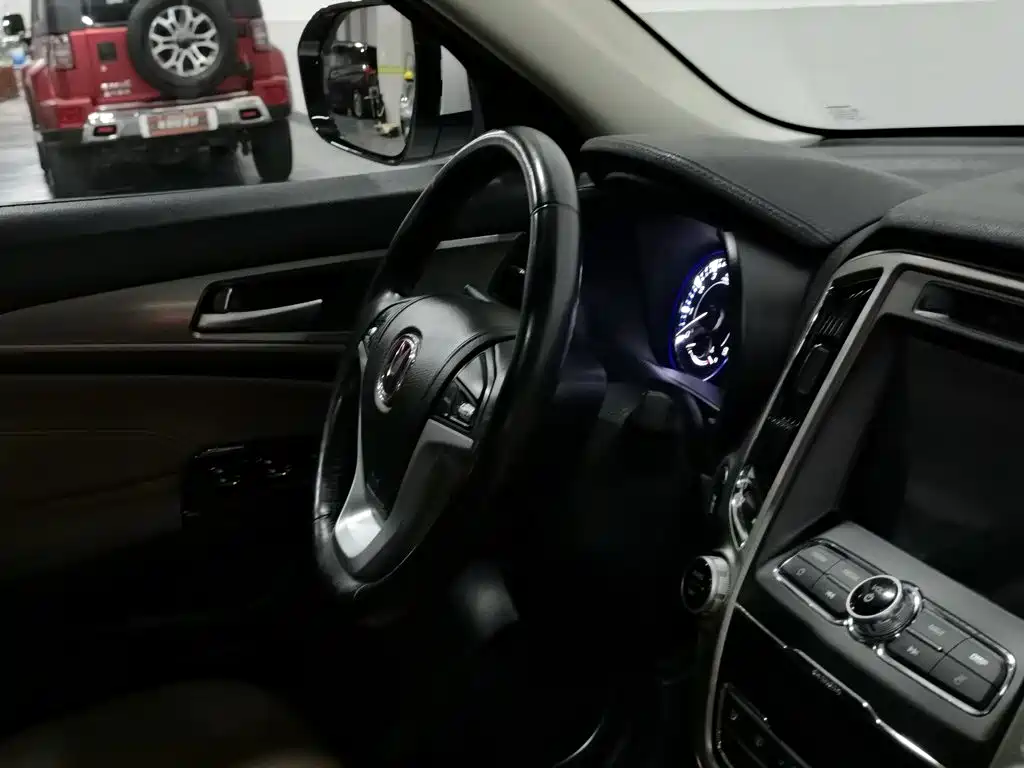 Changan CS95 2017 2017 2.0T FWD Zhitu Edition