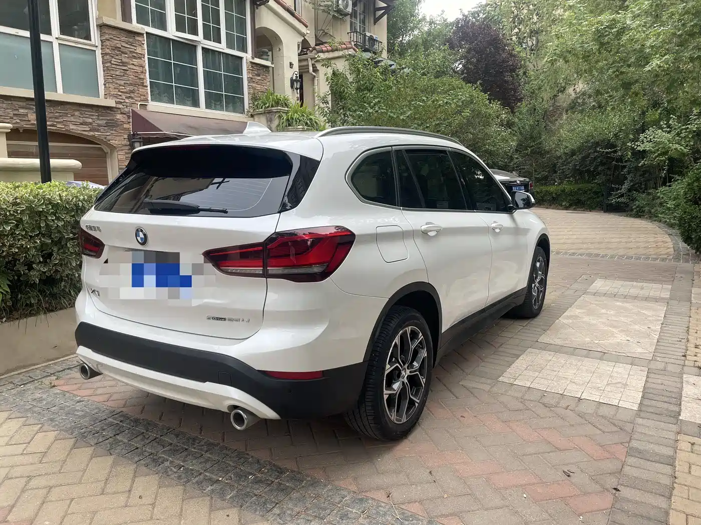 BMW X1 2022 sDrive25Li Leading фото 4