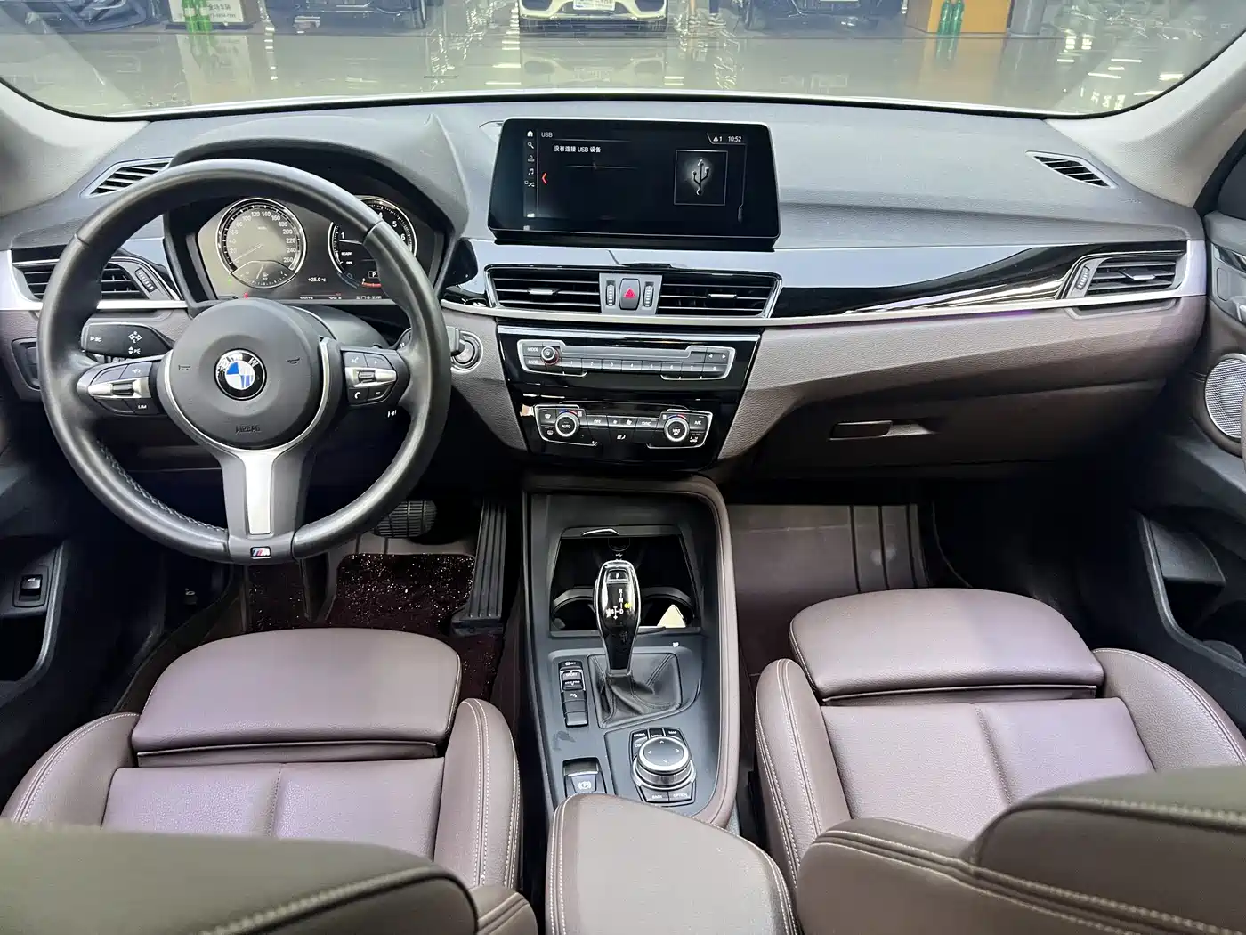 BMW X1 2022 sDrive25Li Leading фото 9