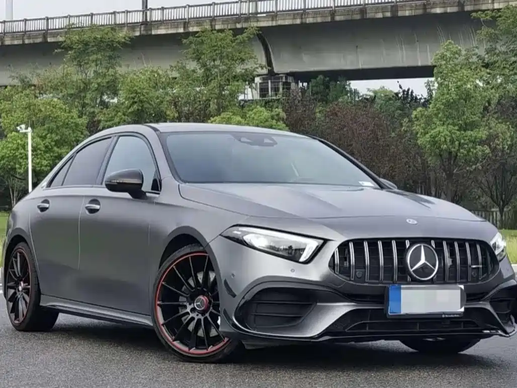 Mercedes-Benz A-Class AMG 2020 AMG A 35 L 4MATIC фото 3