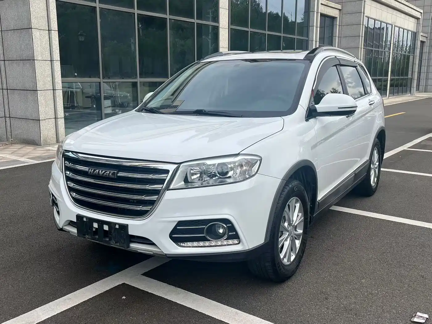 Photo 1 - Haval H6