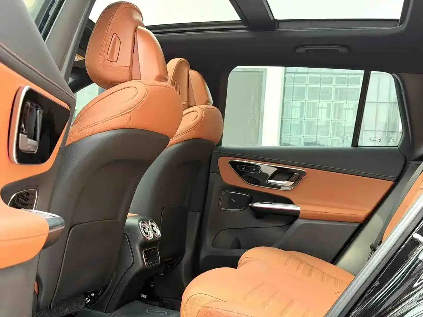 Mercedes-Benz GLC 2025 2025 Model Year GLC 260 L 4MATIC Luxury
