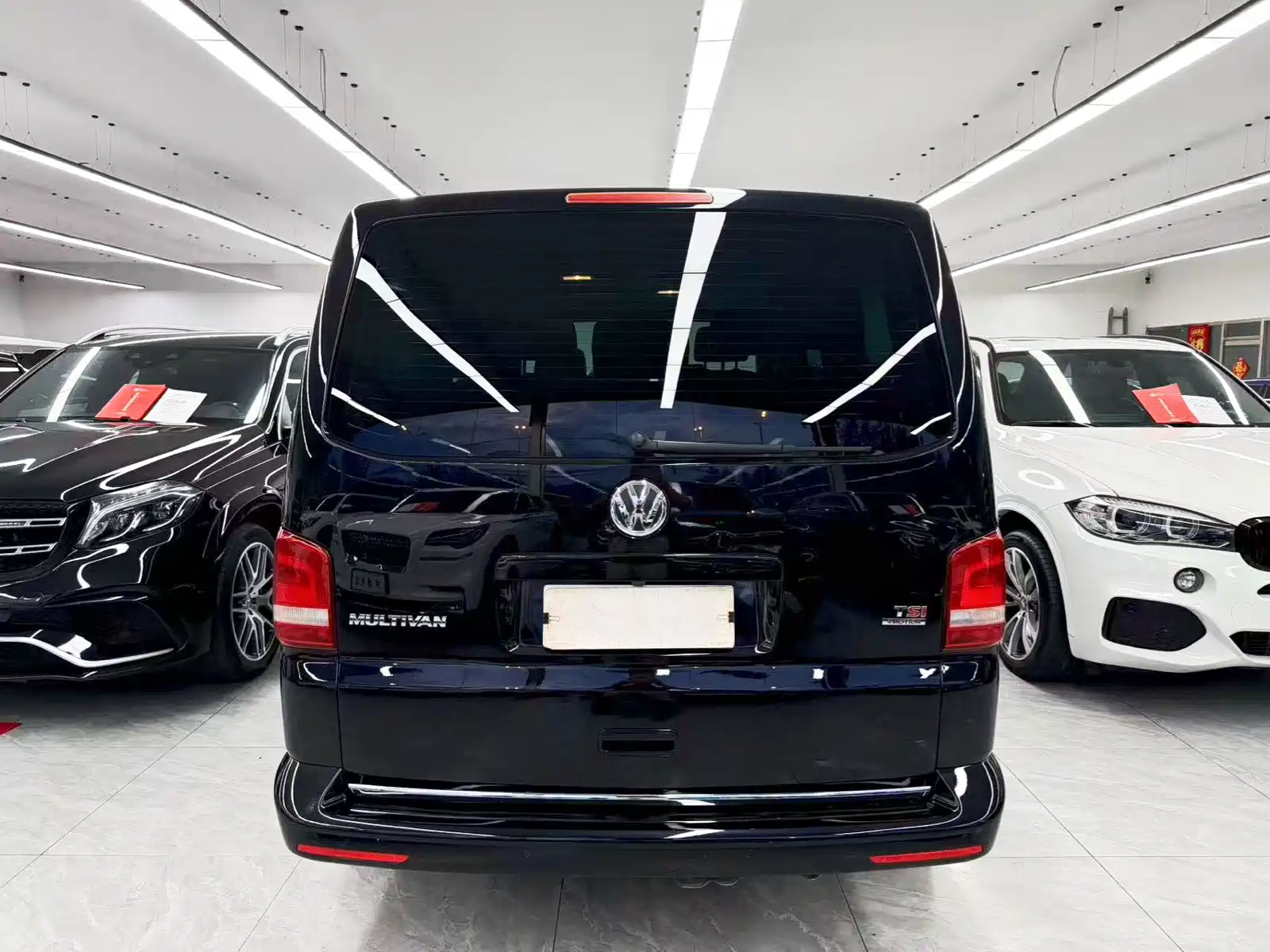Фото 5 - Volkswagen Multivan