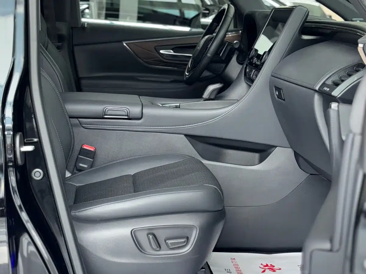 Toyota Vellfire 2025 2024 Crown Hybrid 2.5L Executive Premium Edition