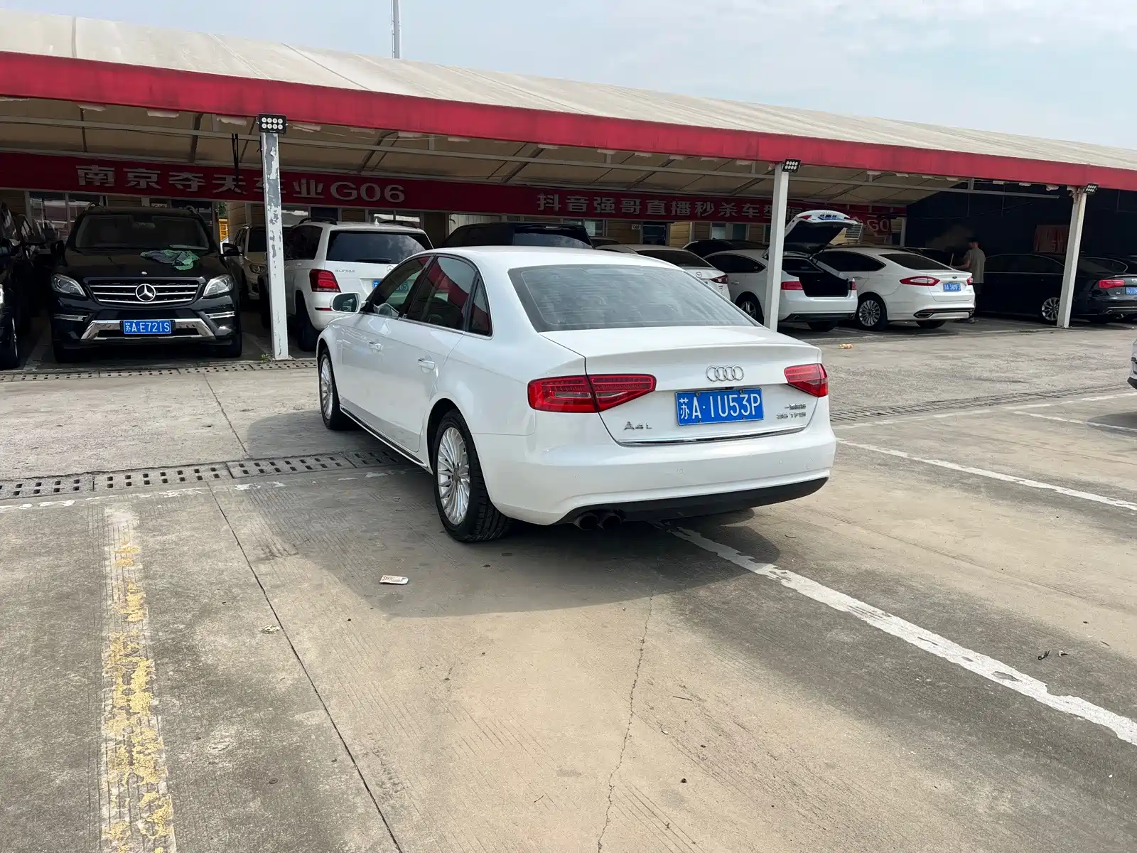 Фото 19 - Audi A4L