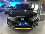 Фото 2 - Volkswagen Touareg