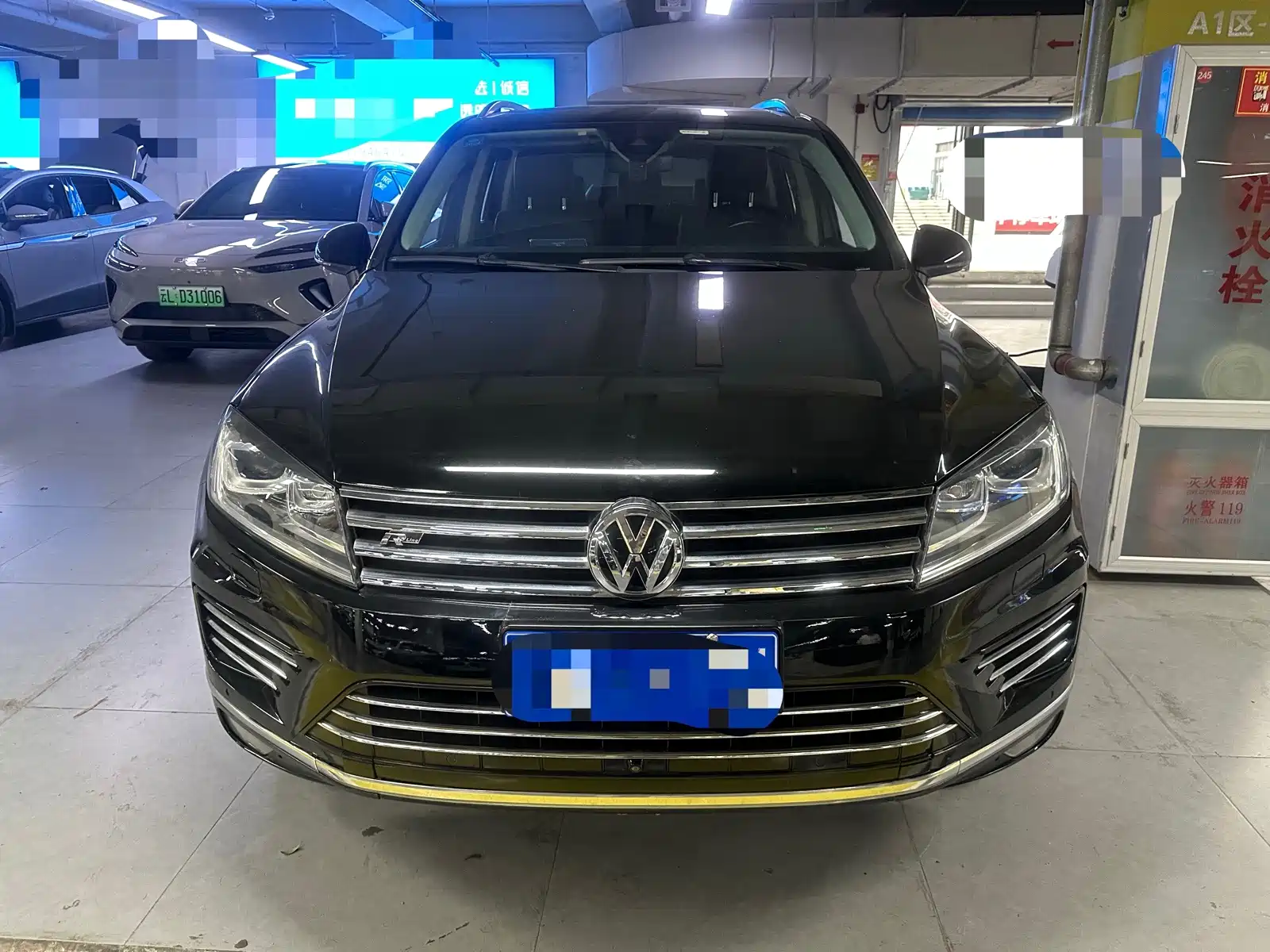 Фото 2 - Volkswagen Touareg