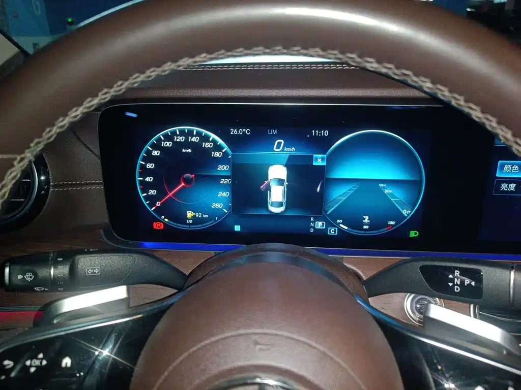 Photo 12 - Mercedes-Benz E-Class