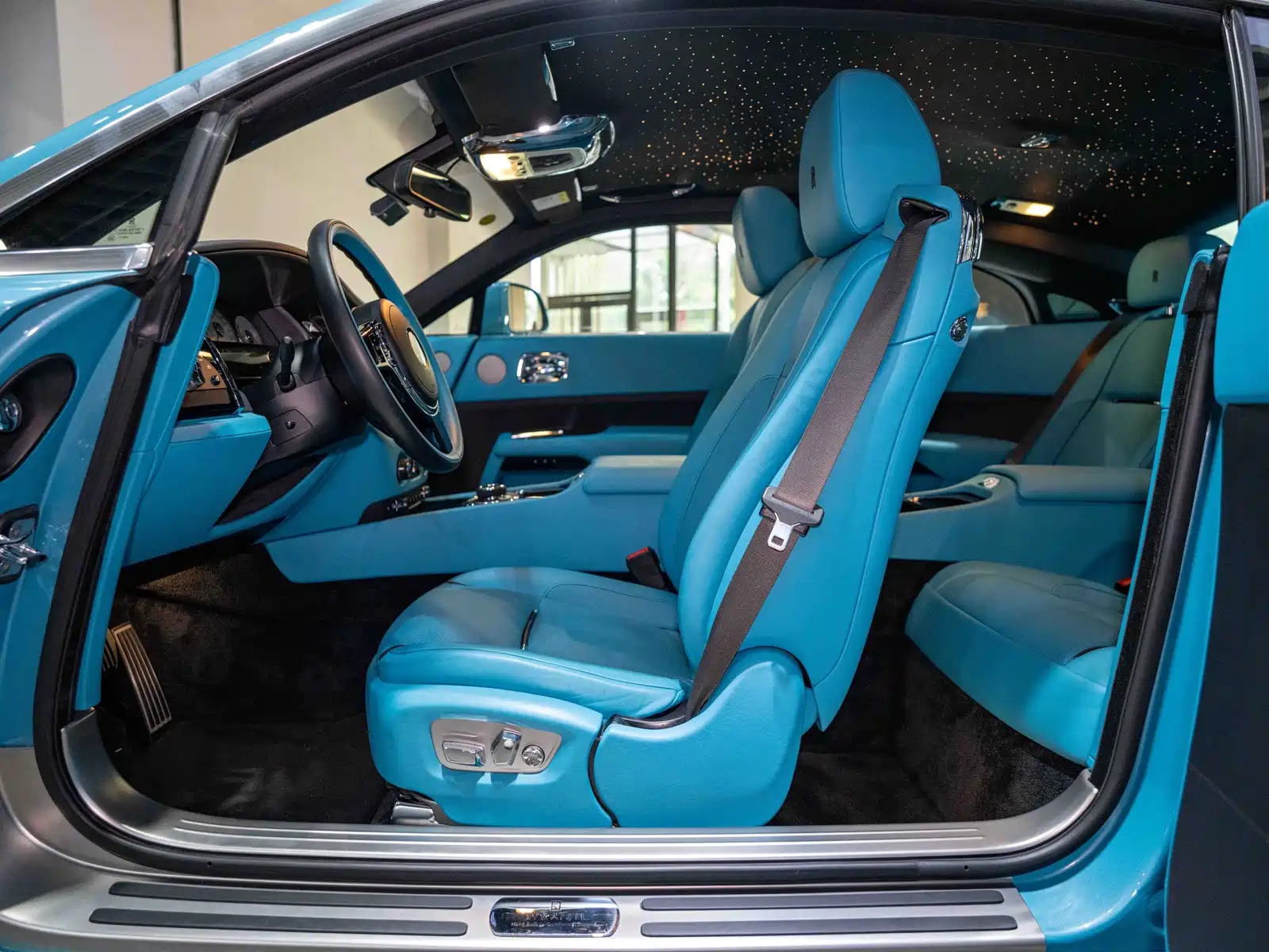 Фото 15 - Rolls-Royce Wraith