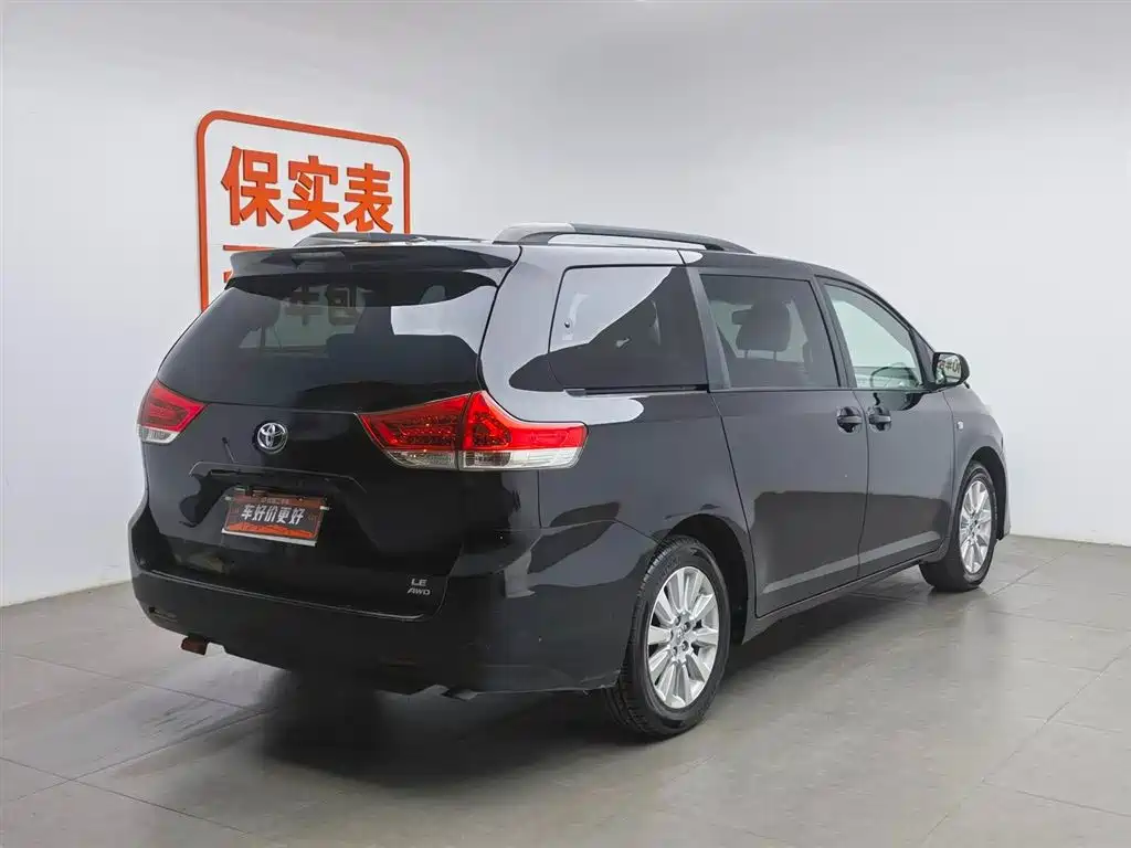 Toyota Sienna 2013 3.5L 4WD Automatic фото 3