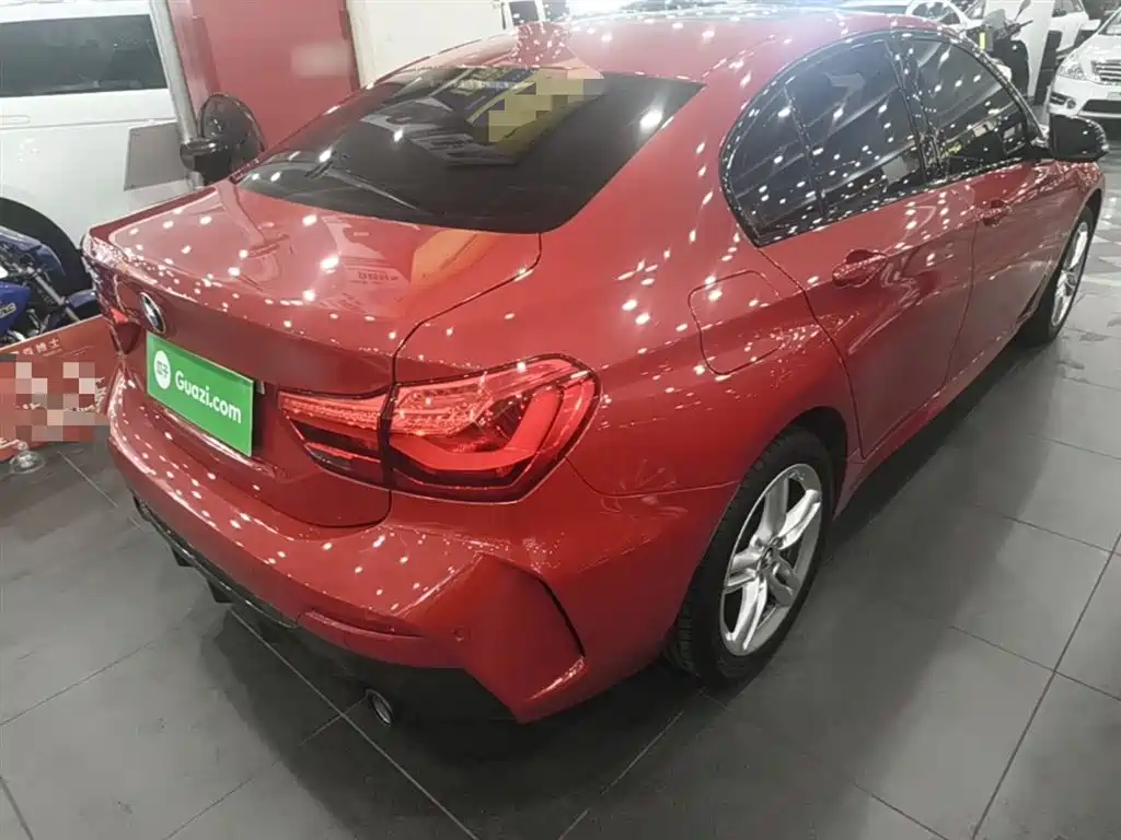 BMW 1 Series 2021 120i M Sport Shadow Edition фото 7