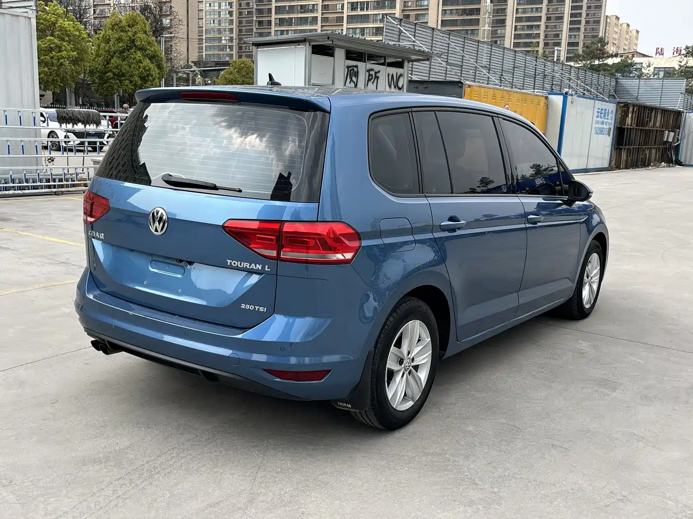 Volkswagen Touran 2018 Touran L 280TSI DSG Trendline 7-seater China V фото 9