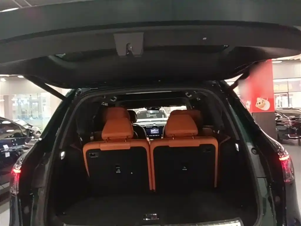 AITO Wenjie AITO M8 2025 Extended Range Ultra 53.4kWh 6-Seater фото 19