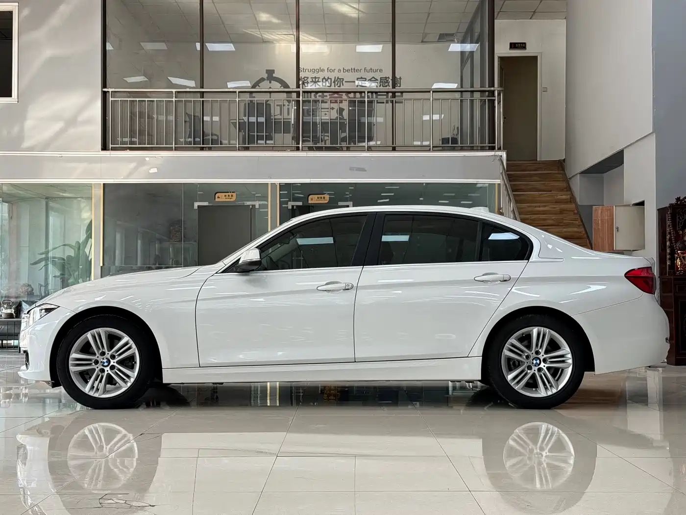 BMW 3 Series 2016 320Li Fashion Model фото 3