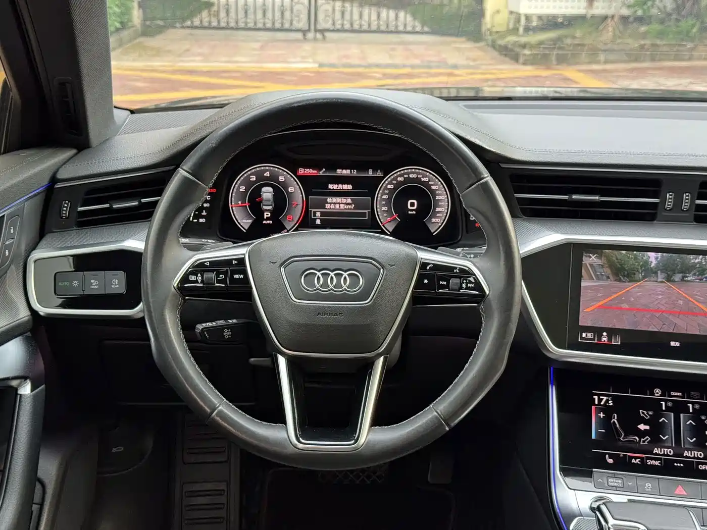 Фото 9 - Audi A6L