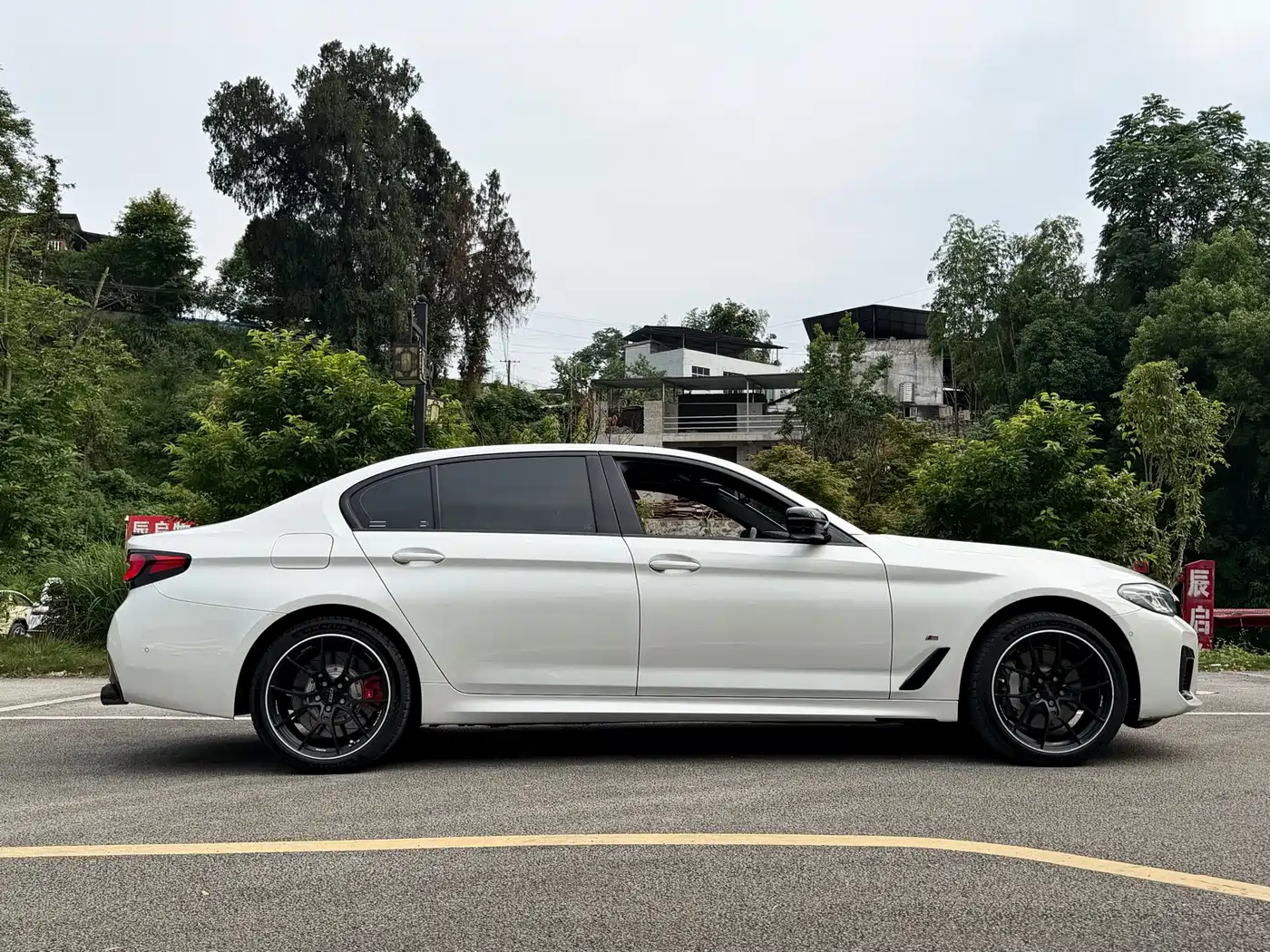 BMW 5 Series 2022 530Li Leading M Sport Package фото 7