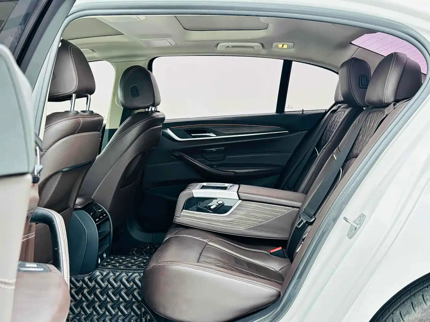 BMW 5 Series 2018 530Li Exclusive Luxury Package фото 14