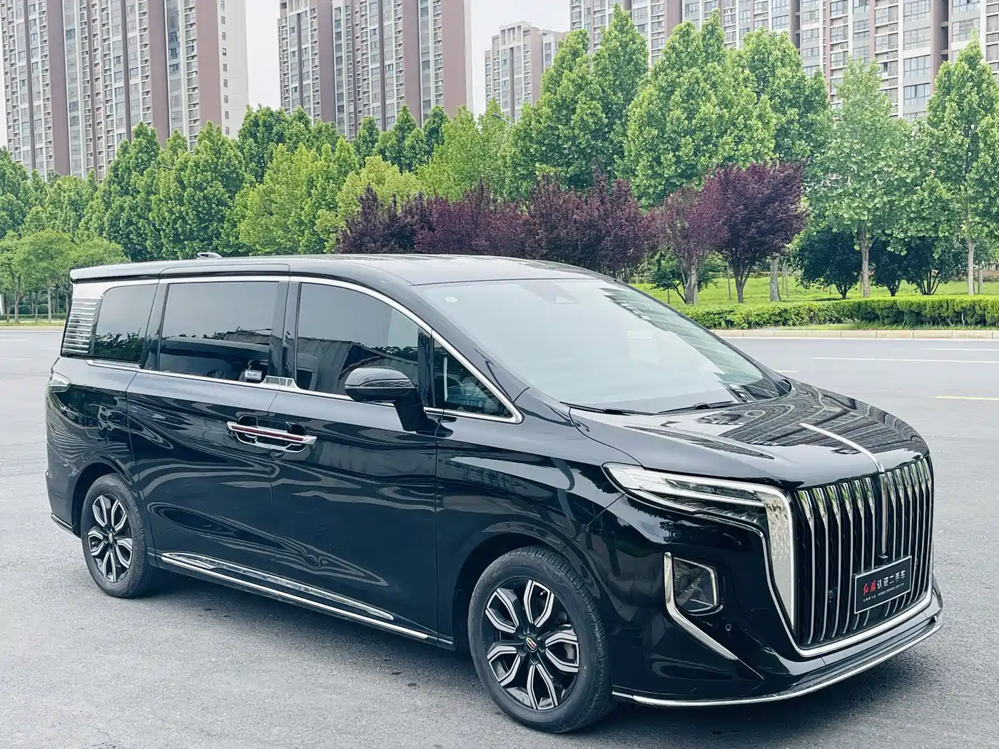 Hongqi HQ9 2023 2.0T Smart Connect Flag Enjoy Edition фото 3