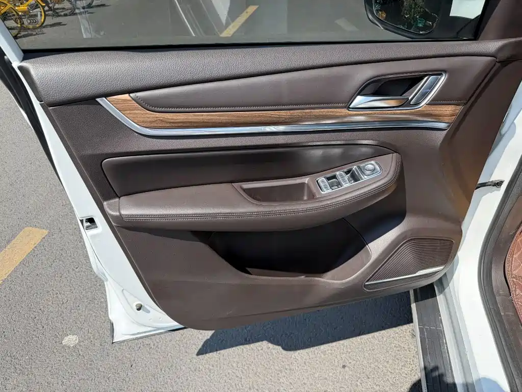 Roewe RX8 2019 2018 30T Smart Internet 2WD Flagship Edition