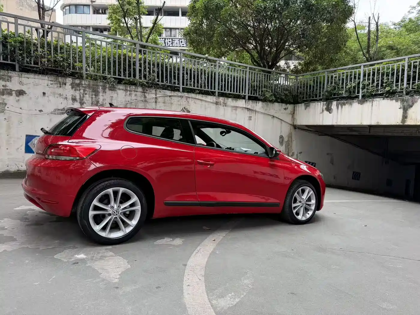 Volkswagen Scirocco 2010 2.0TSI Sport Edition фото 12