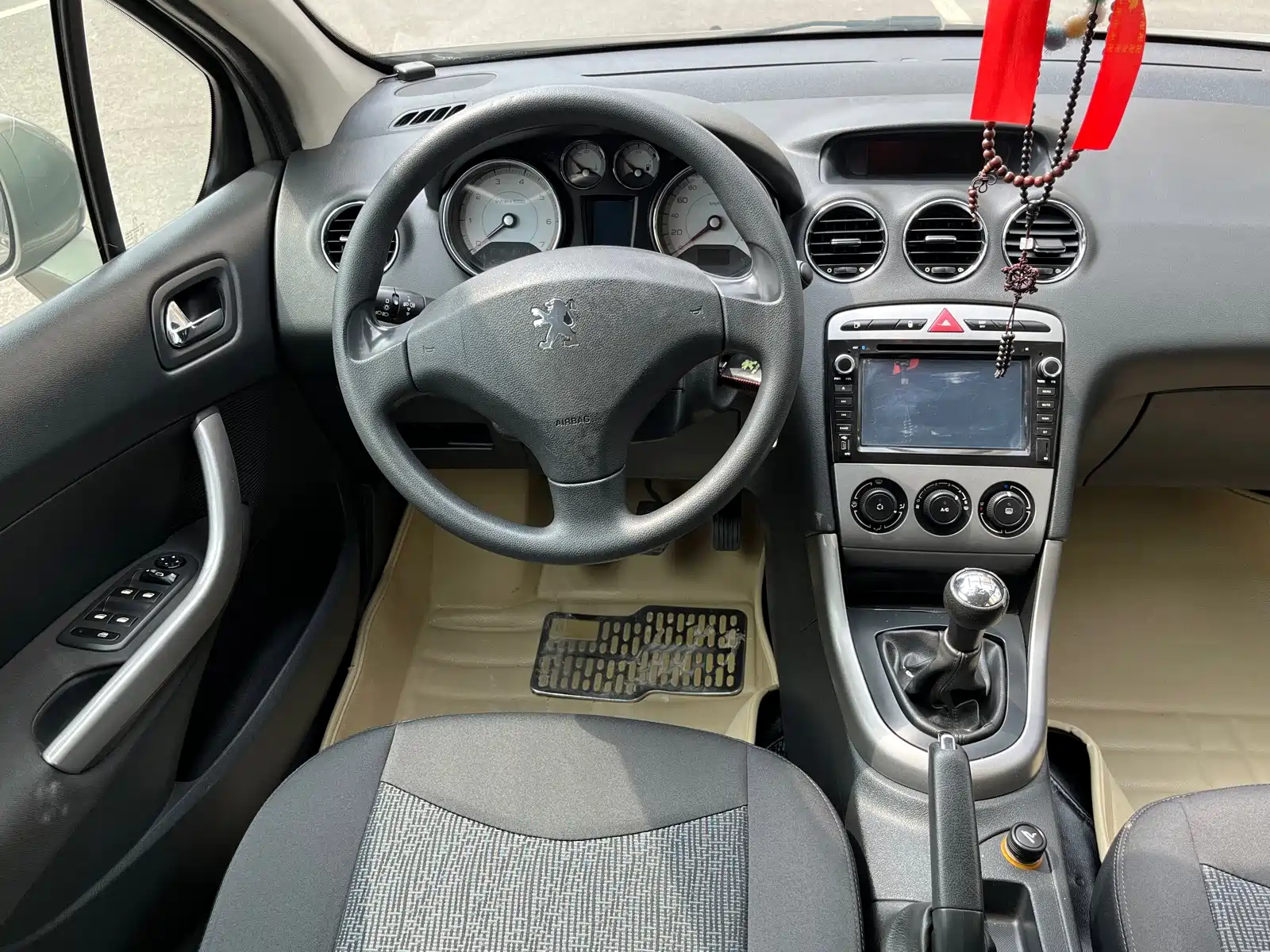 Фото 9 - Peugeot 408