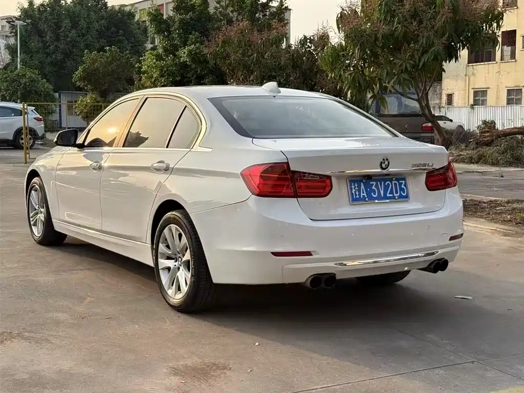 BMW 3 Series 2014 328Li Fashion фото 6