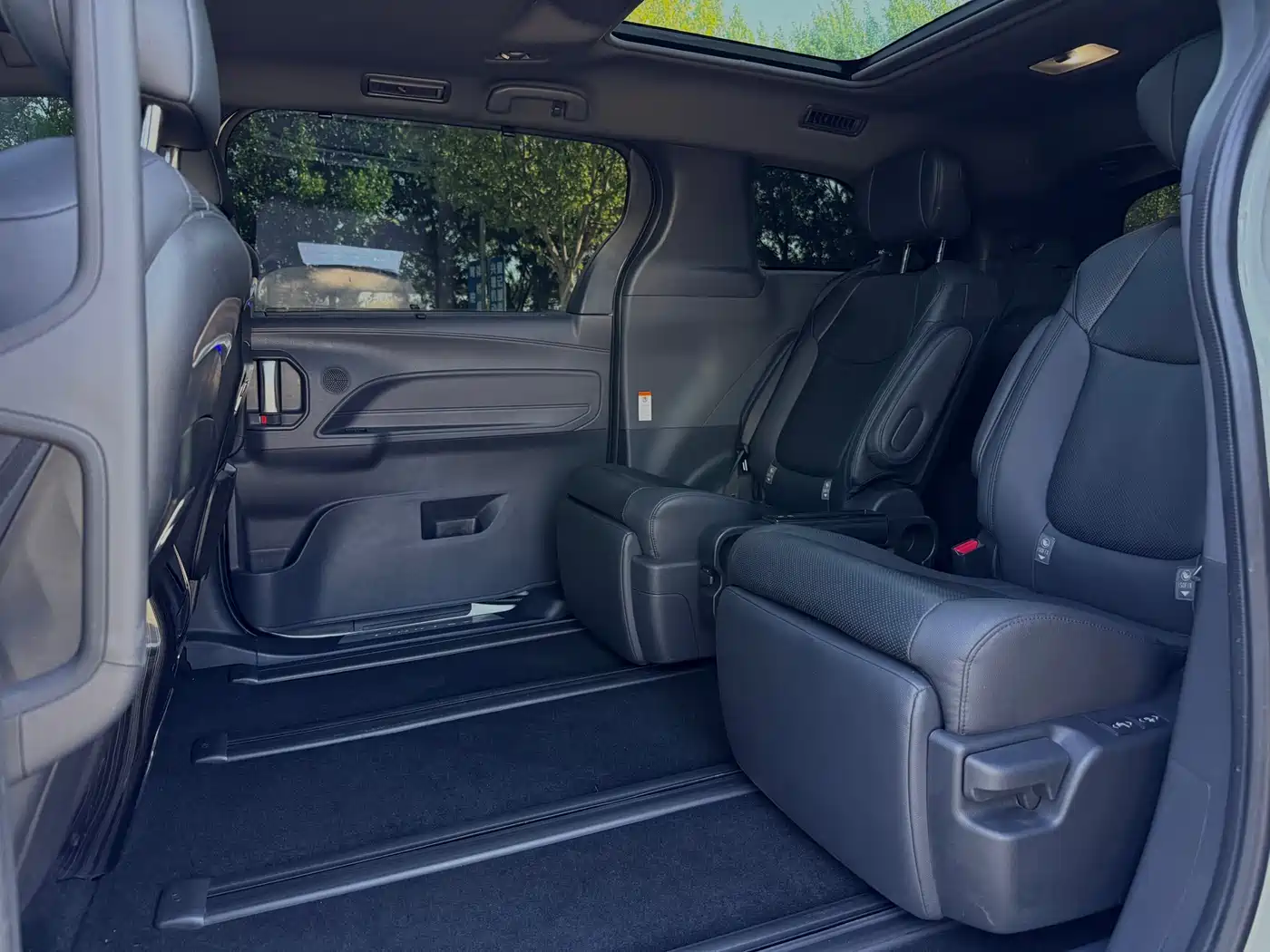 Toyota Granvia 2023 2023 2.5L Hybrid VIP Edition