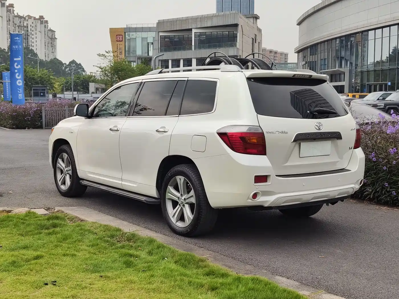 Toyota Highlander 2009 3.5L 4WD 7-seater Luxury Navigation Edition фото 4