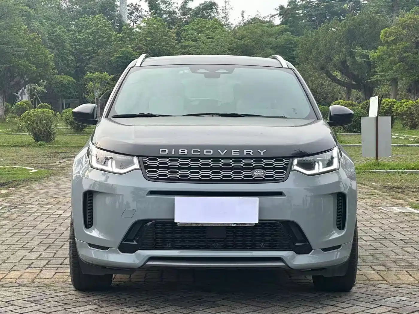 Land Rover Discovery Sport 2022 Model 249PS R-Dynamic S Performance Edition 5-Seater фото 2