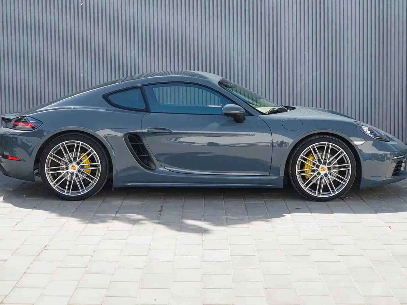 Porsche 718 2018 Cayman 2.0T фото 6