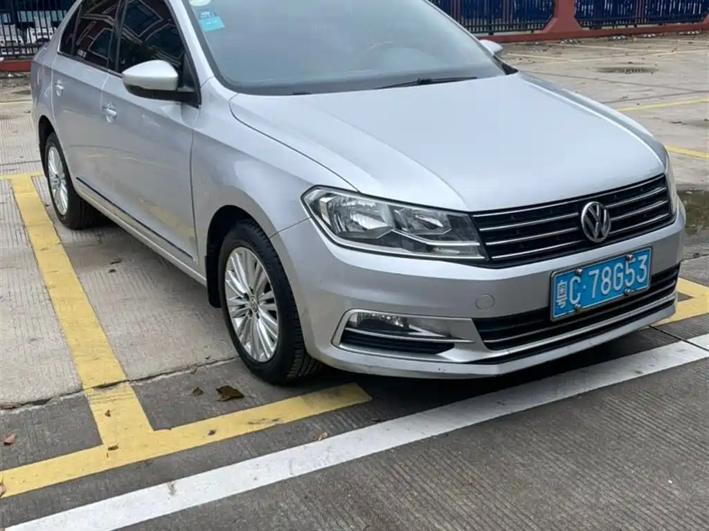 Volkswagen Santana 2016 1.6L Automatic Luxury Edition фото 3