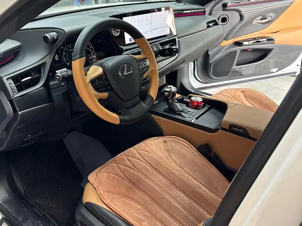 Lexus ES 2023 200 Excellence Edition фото 6