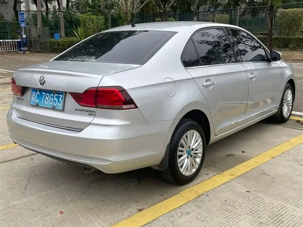 Volkswagen Santana 2016 1.6L Automatic Luxury Edition фото 9