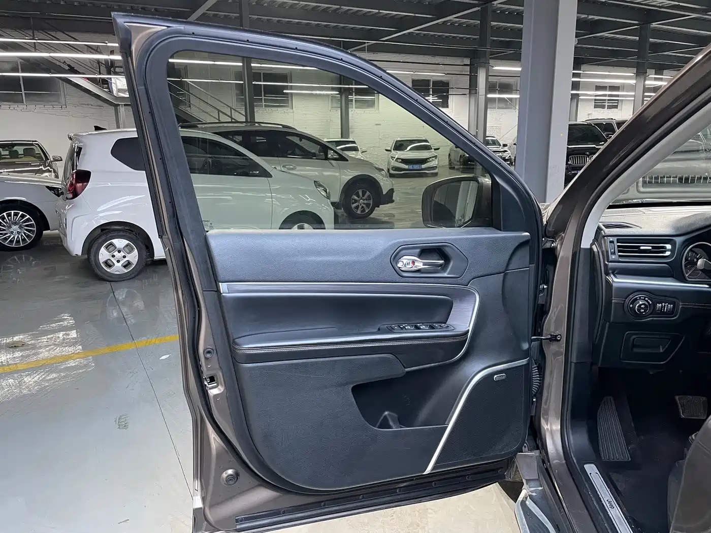Jeep Grand Commander 2018 2018 2.0T AWD Intelligent Edition (China V)