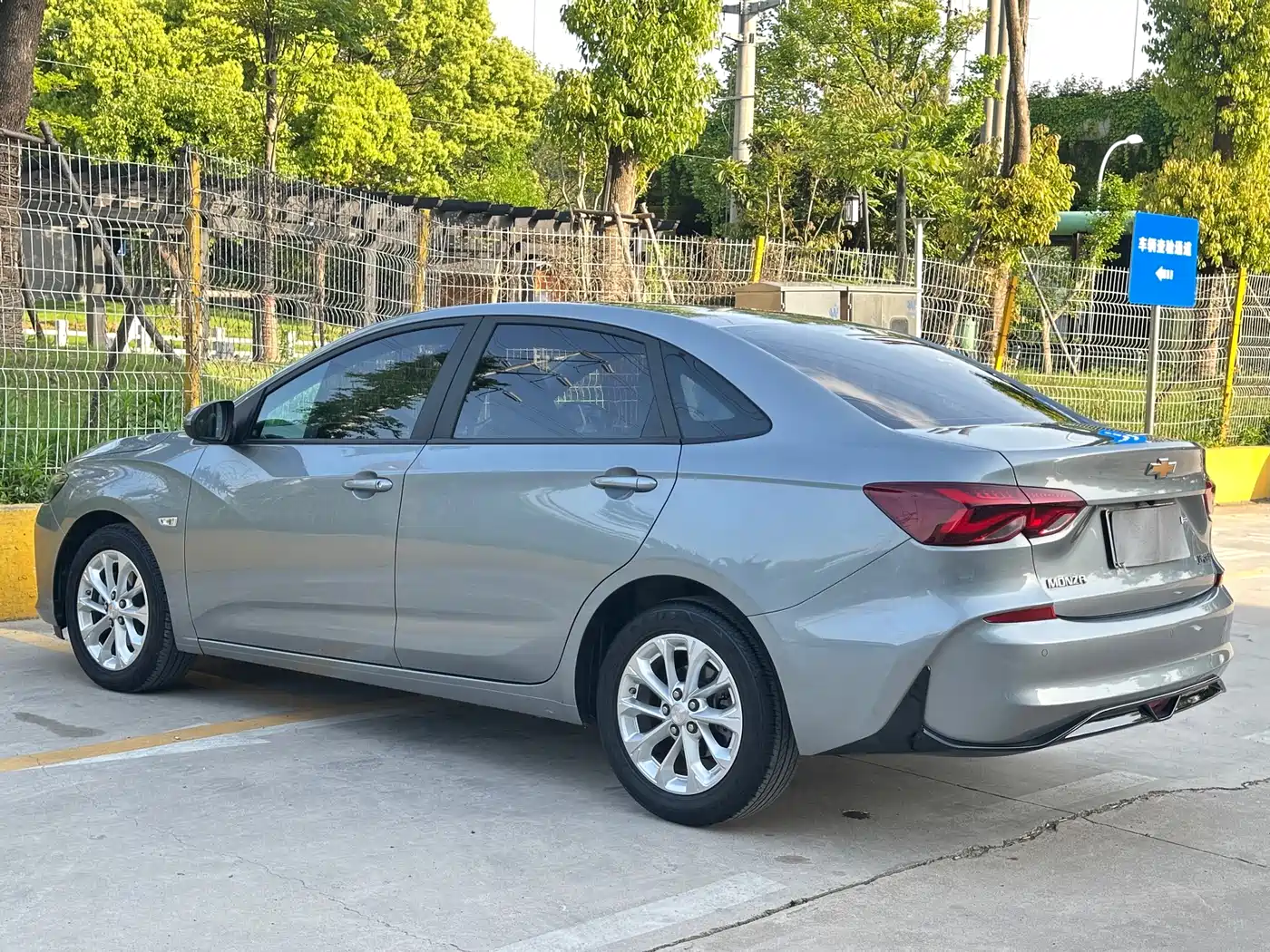 CHEVROLET CRUZE