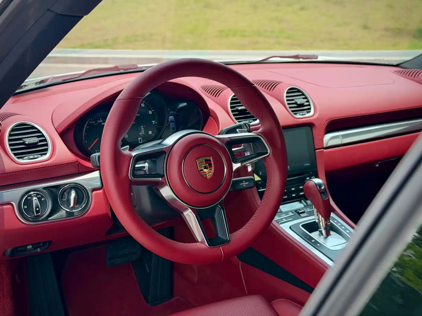 Porsche 718 2018 Cayman 2.0T фото 7