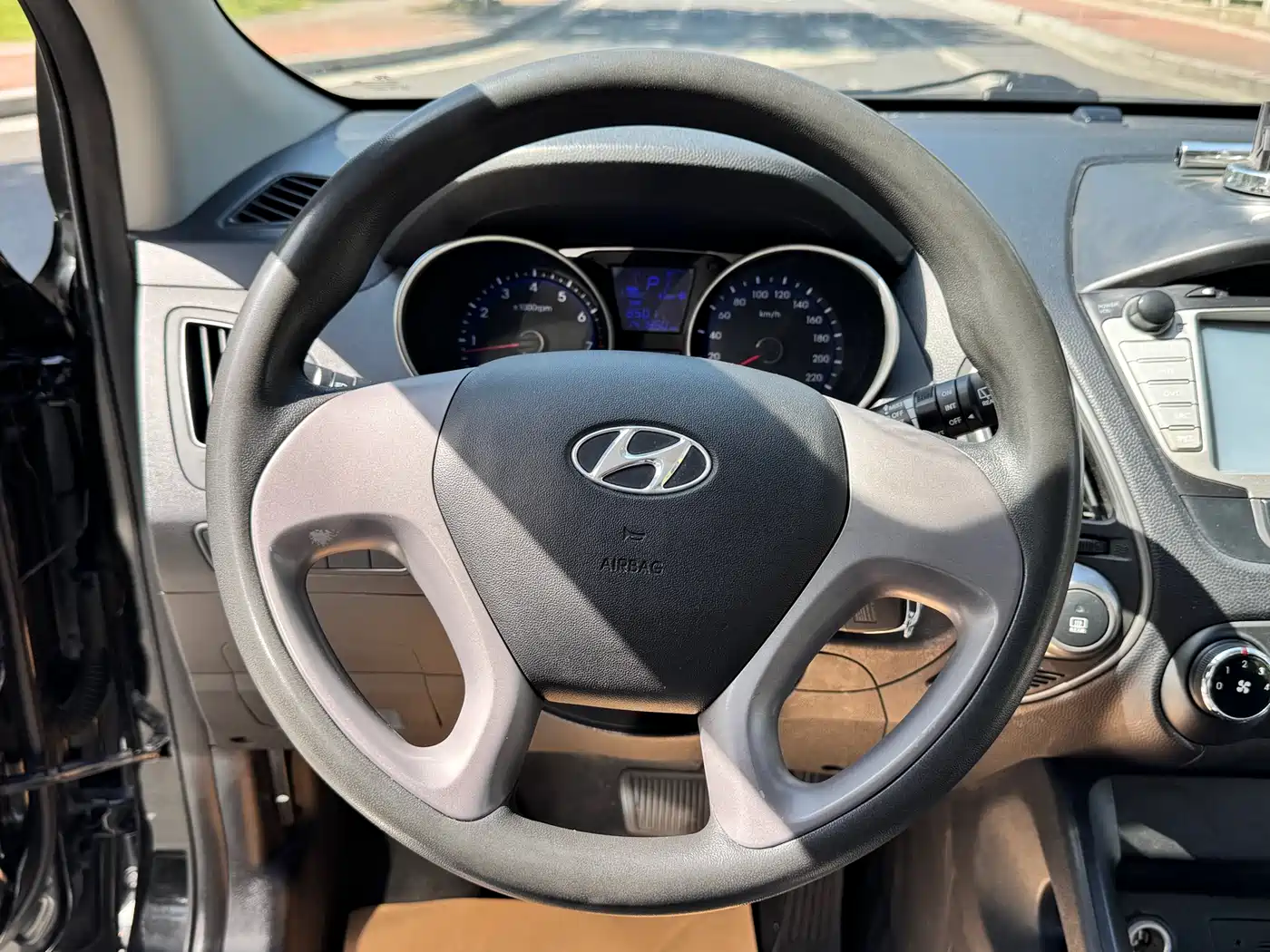 Hyundai Beijing Hyundai ix35 2015 2.0L Automatic 2WD Comfort China V фото 13
