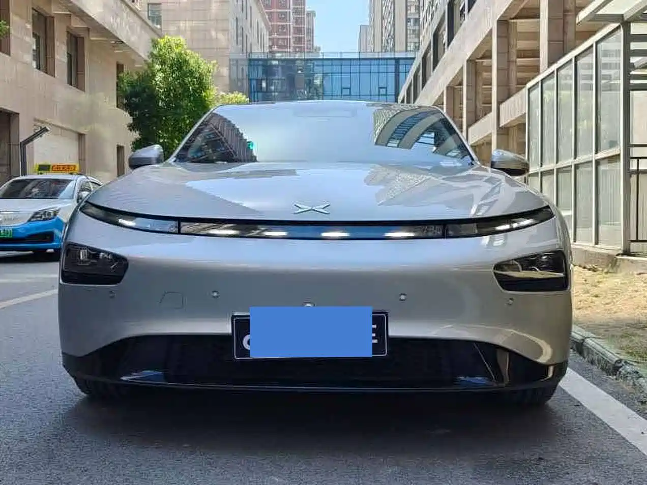 Фото 2 - XPeng P7