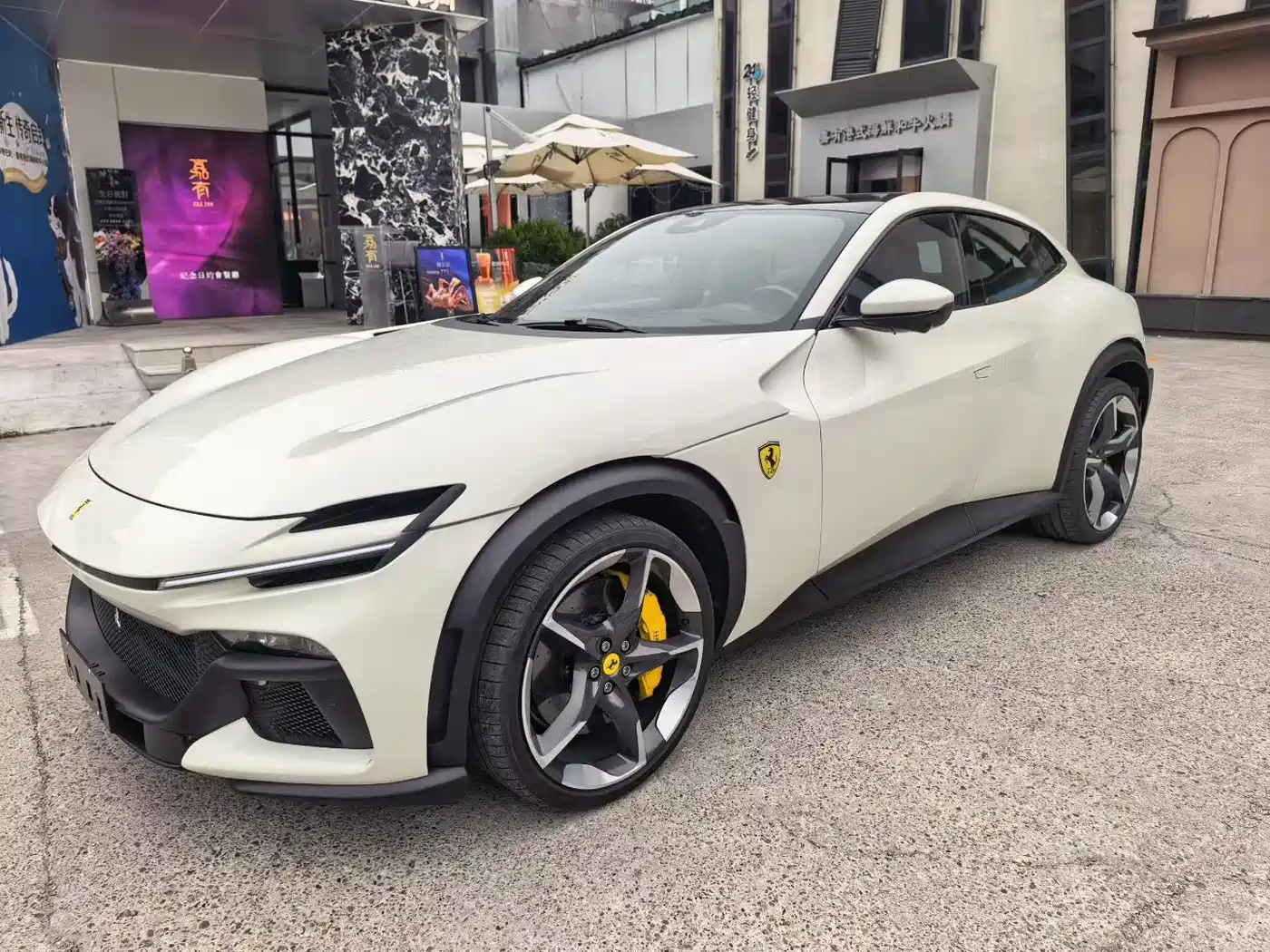 Ferrari Purosangue 2023 6.5L V12