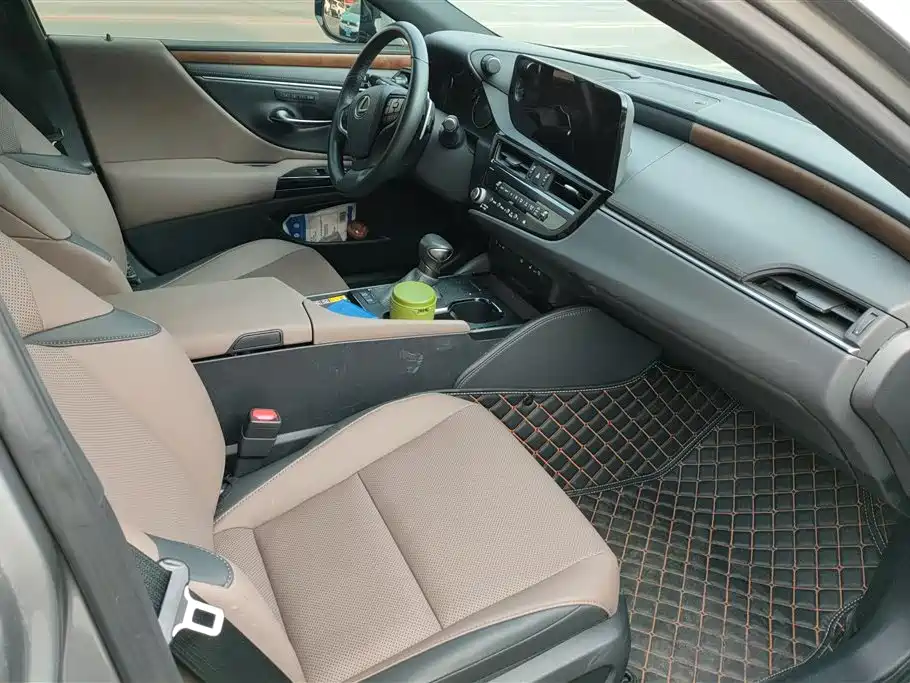 Lexus ES 2024 200 Premium Edition фото 8
