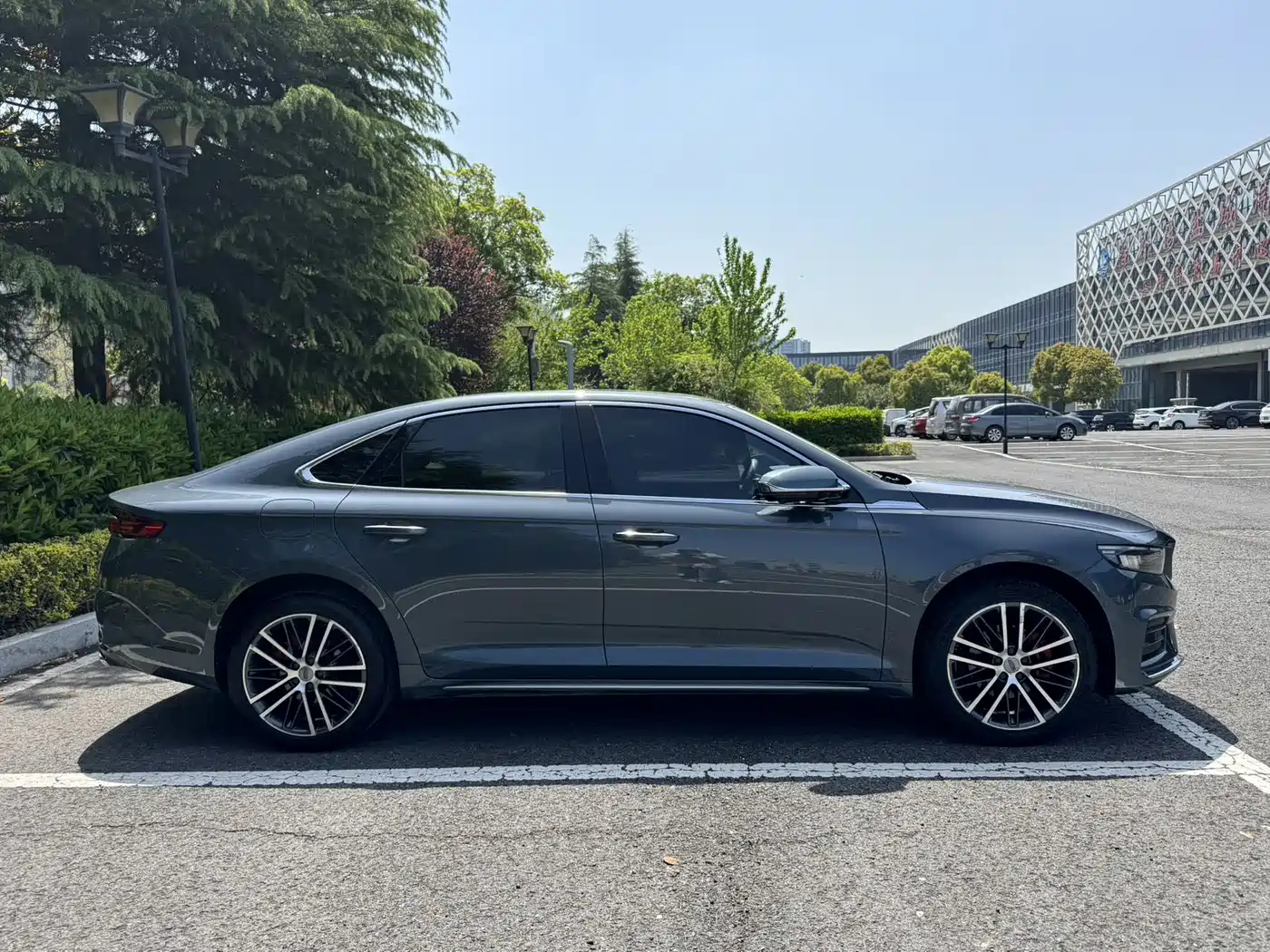 Фото 7 - Geely Preface