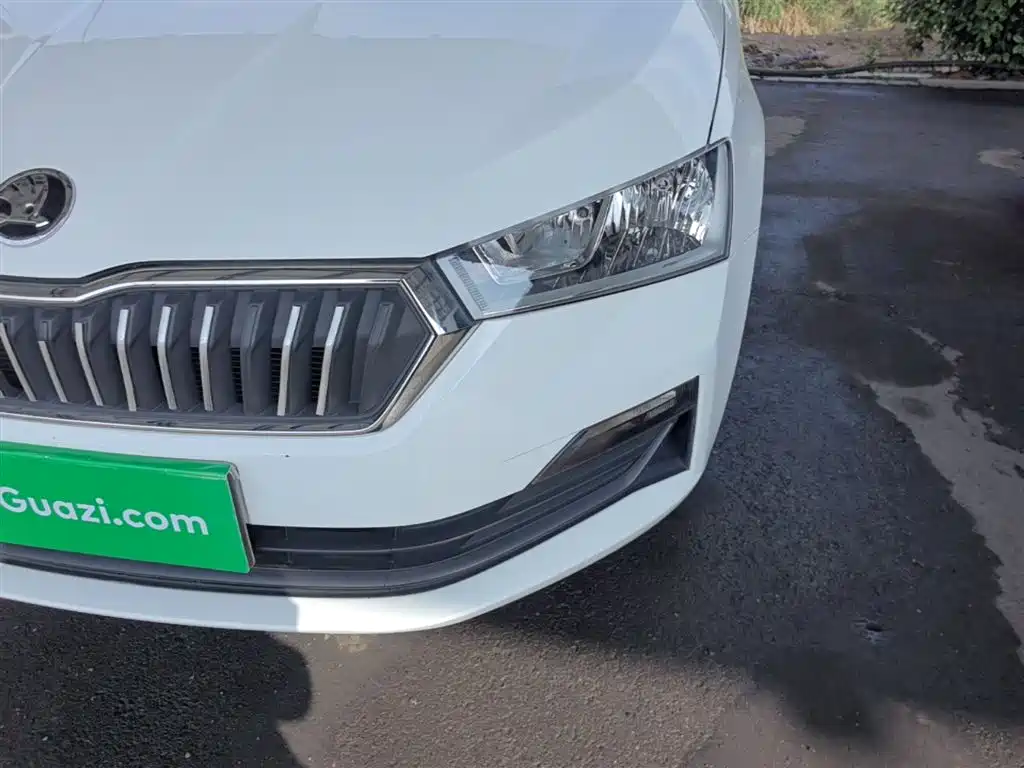 Škoda Rapid 2020 1.5L Manual Standard фото 24