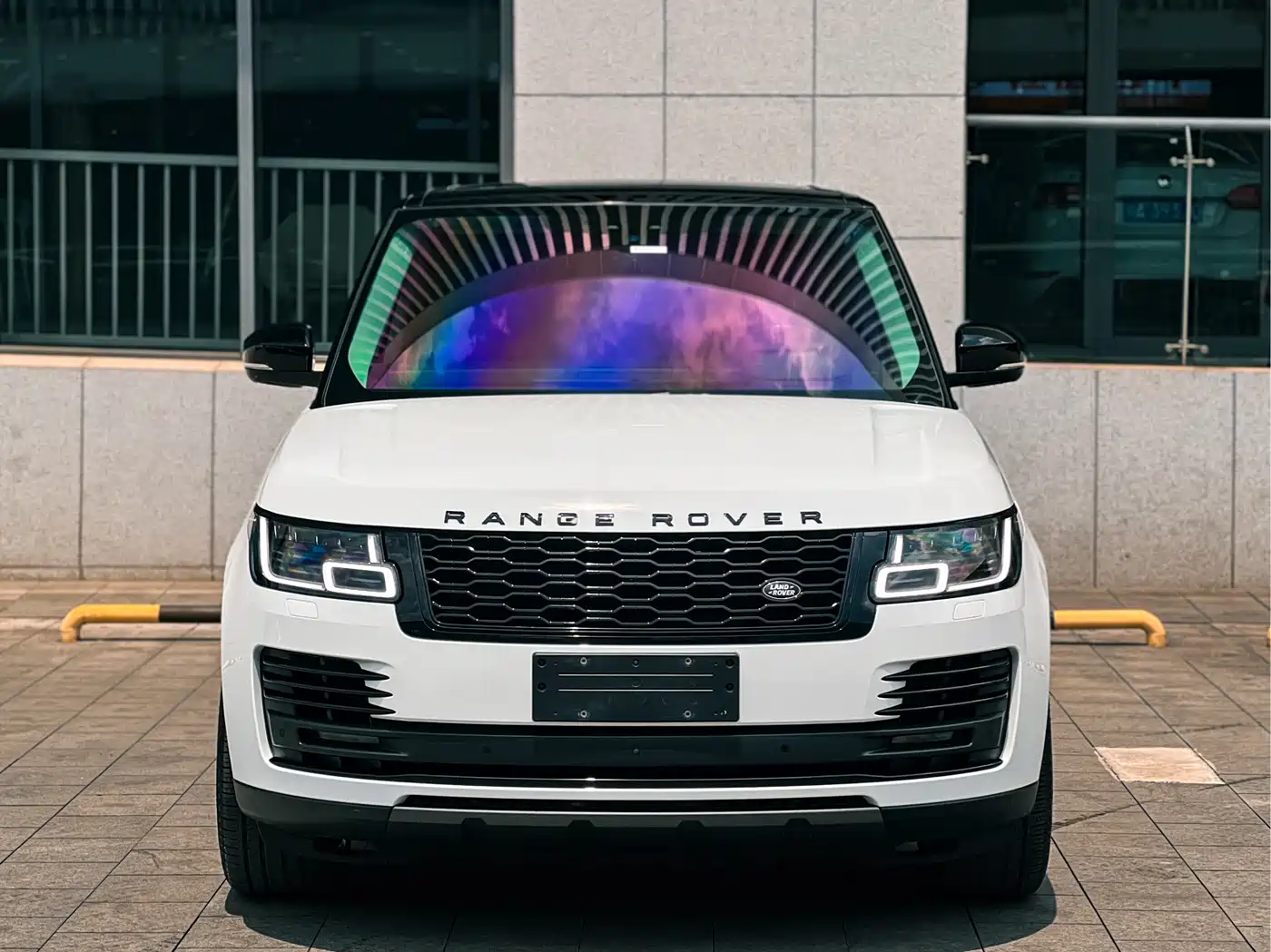 Land Rover Range Rover 2021 3.0 L6 Heritage Extended Classic Edition фото 2